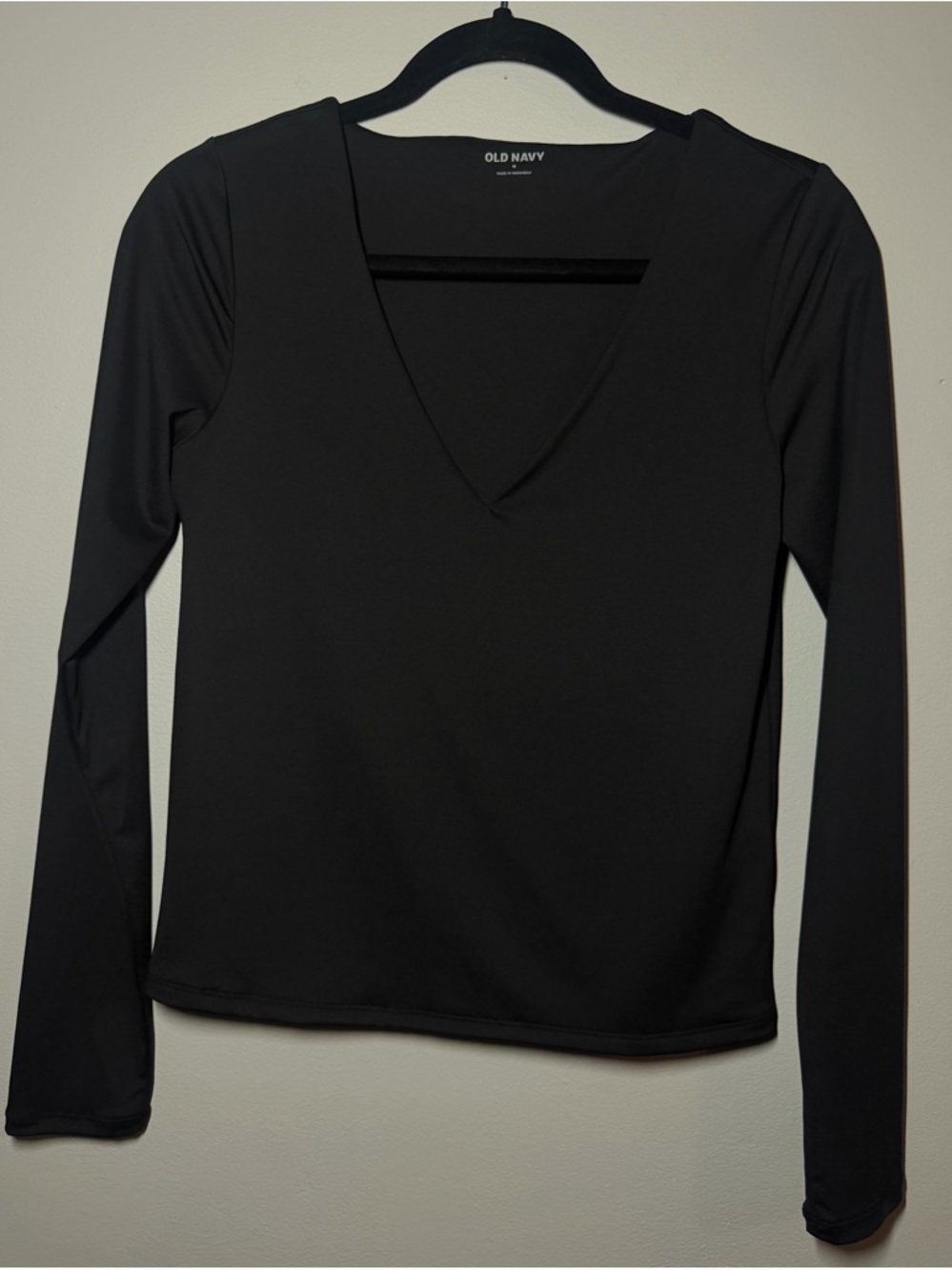 Old Navy Black Long Sleeve V-Neck Top